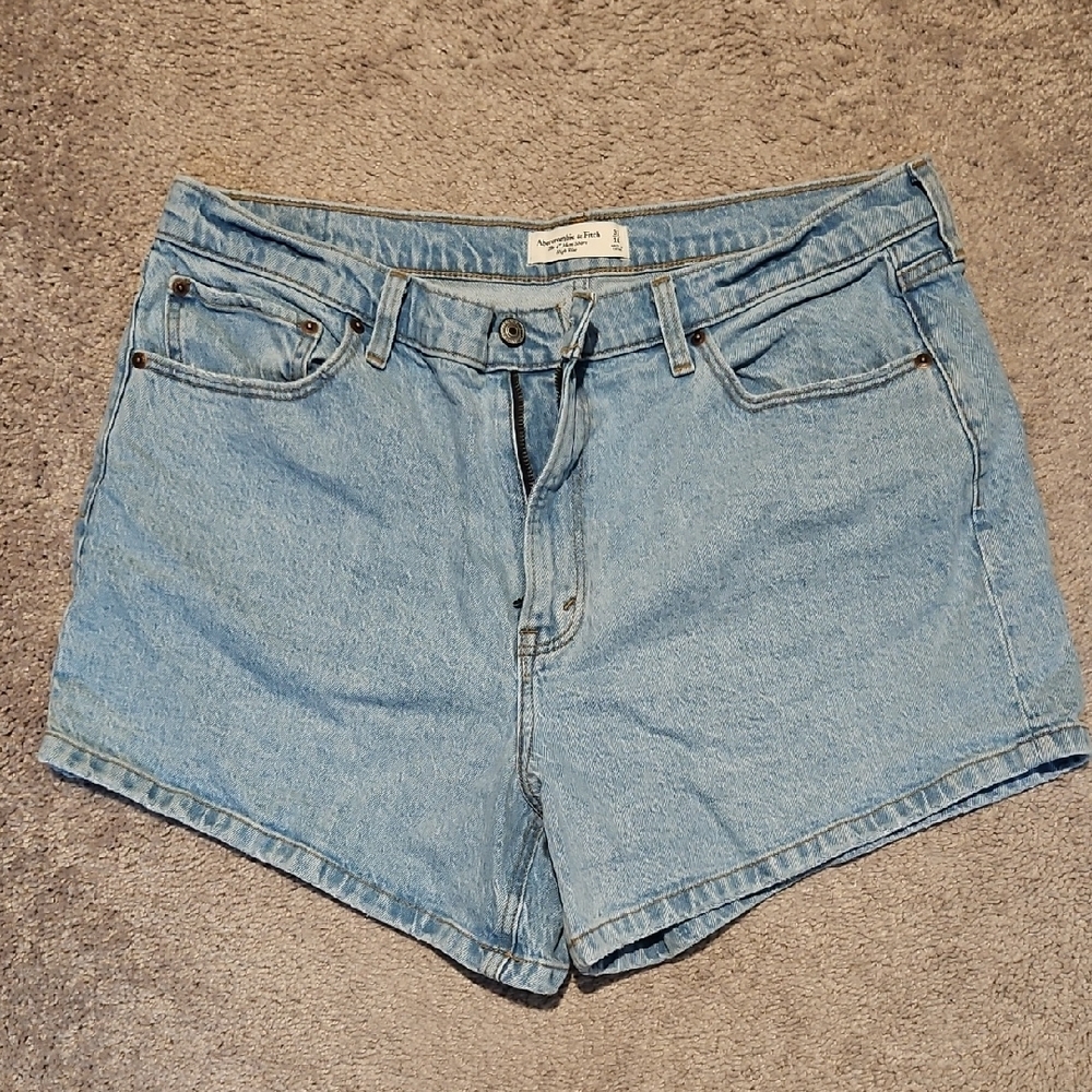 Abercrombie & Fitch The 4" Mom Short High Rise Denim Shorts - Size 33/16